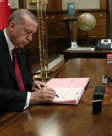Milli Eğitim’de deprem gibi karar! Cumhurbaşkanlığı kararıyla 9 ilin milli eğitim müdürü görevden alındı! İşte yeni atamalar
