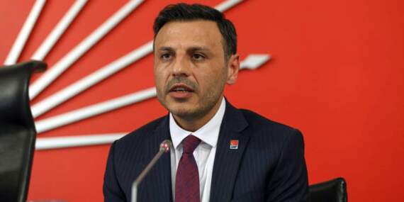 Özgür Çelik’ten operasyonlara tepki: Tükenmişliğine çare bulup, uzatmaları oynamaya çalışıyor
