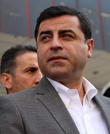 Demirtaş’ın ‘cumhurbaşkanına hakaret’ davası ertelendi