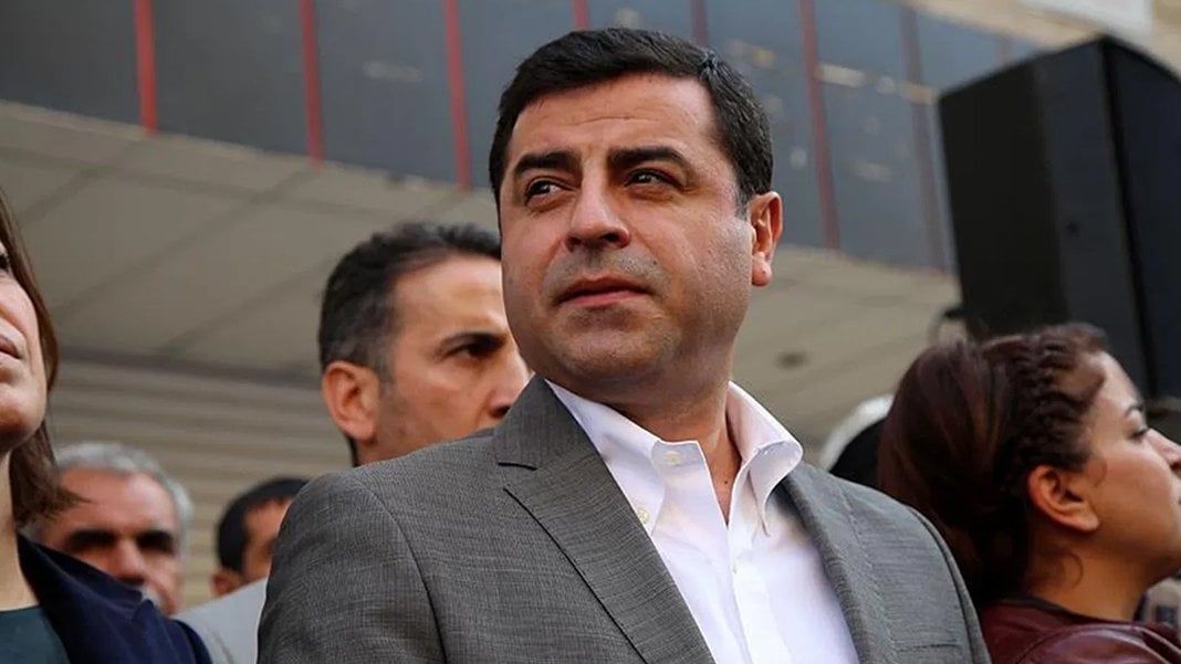 Demirtaş’ın ‘cumhurbaşkanına hakaret’ davası ertelendi