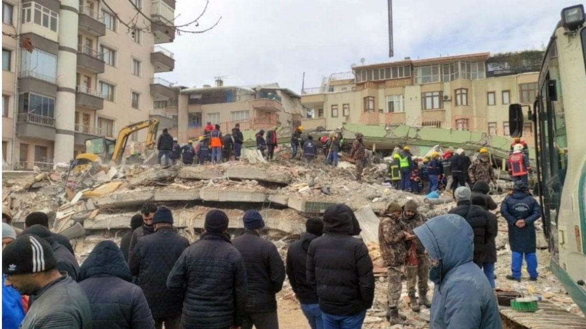 78 kişiye mezar olmuştu… Hakimbey Apartmanı’yla ilgili davada savcının araştırma talebi reddedildi