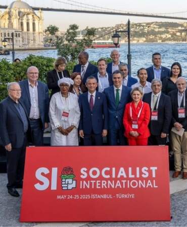 Özel’den Sosyalist Enternasyonal toplantısı paylaşımı: Ana sloganı açıkladı