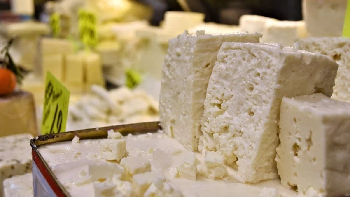 Peynir markası raflardan indiriliyor! İçerisinde tespit edildi: O bakteri ölüme kadar götürüyor