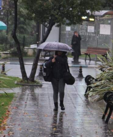 Meteoroloji’den kuvvetli yağış ve fırtına uyarısı: İstanbul’da çamurlu yağmur bekleniyor