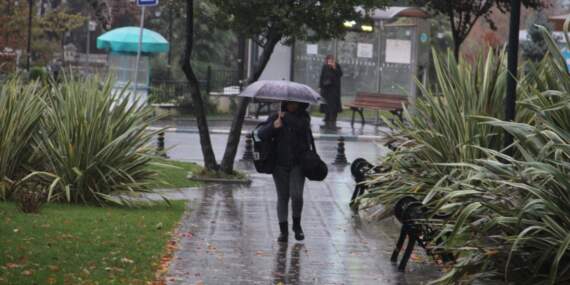 Meteoroloji’den kuvvetli yağış ve fırtına uyarısı: İstanbul’da çamurlu yağmur bekleniyor