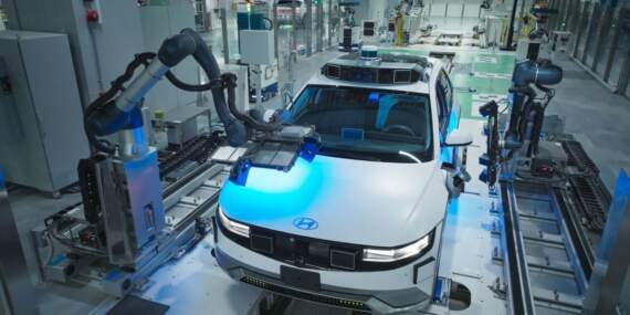 Hyundai’den devrim gibi teknoloji! Artık arabanızı robot şarj edecek! İşte o müthiş hamle ve geleceğin şarj sistemi