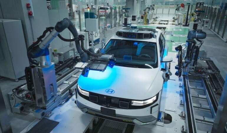 Hyundai’den devrim gibi teknoloji! Artık arabanızı robot şarj edecek! İşte o müthiş hamle ve geleceğin şarj sistemi