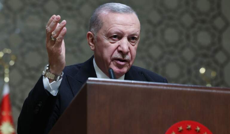 Erdoğan: Yetkisini kötüye kullanan kimsenin gözünün yaşına bakmadık