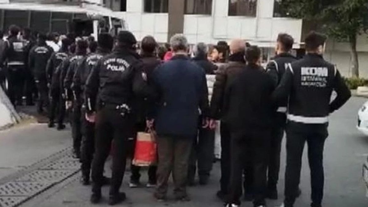 İstanbul merkezli ‘FETÖ’ operasyonu: Albay, binbaşı ve yüzbaşı da dahil 61 muvazzaf asker tutuklandı