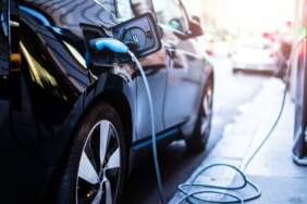 Elektrikli aracı olanlara kötü haber! Hepsini fiyatı artarken onun düştü: İkinci el fiyat endeksi açıklandı
