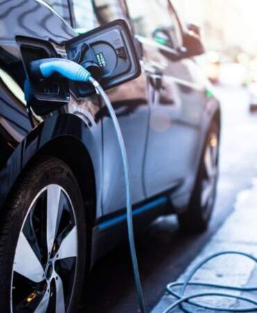 Elektrikli aracı olanlara kötü haber! Hepsini fiyatı artarken onun düştü: İkinci el fiyat endeksi açıklandı