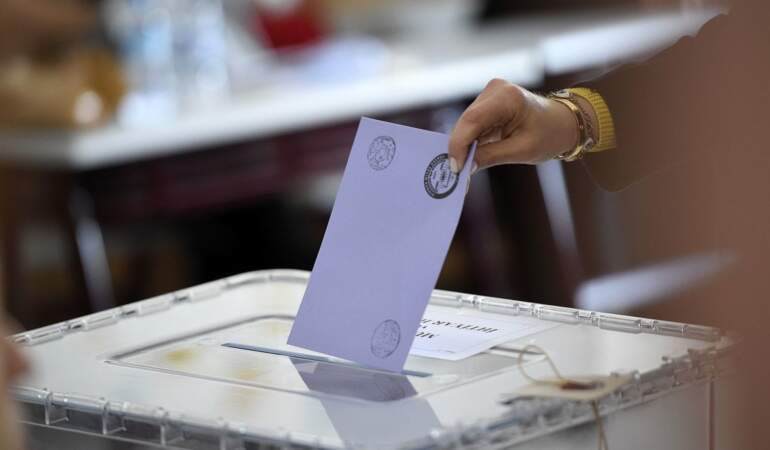 AREA Araştırma’dan çarpıcı anket: Bu pazar seçim olsa hangi partiye oy verirsiniz?