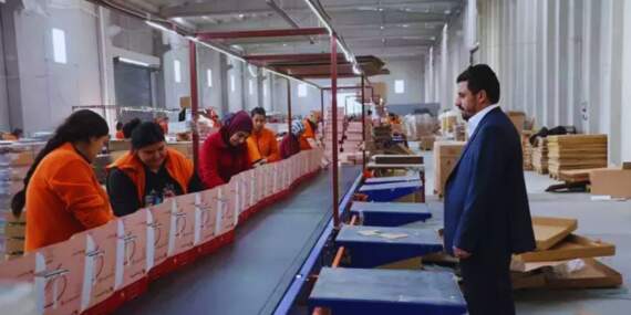 Eşinin bileziğini bozdurdu, hayatı değişti! 20 metrekarelik işi 30 bin metrekare oldu: 750 kişiye patronluk yapmaya başladı