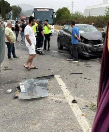Trafik kazası geçiren Şerif Sezer’in kızından açıklama: Annem de babam da gayet iyi, çok şükür