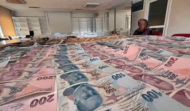 Üç dilenciden çıkan parayla ikinci el araba alınıyor! Zabıtayı görünce son sürat kaçtılar ama nafile…
