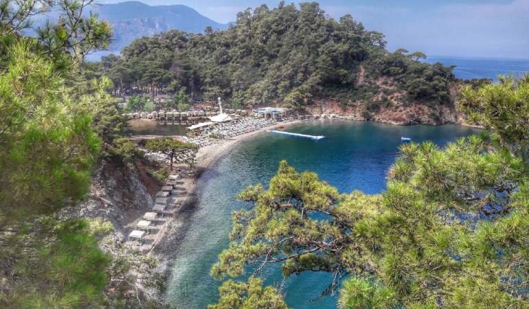 Tatilcilerin yeni gözdesi! Ölüdeniz’i gölgede bırakan saklı cennet: Dalga sesi, kuş cıvıltısı ve serin su…