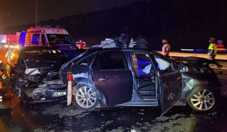Beykoz TEM Otoyolu’nda zincirleme kaza: 7 yaralı