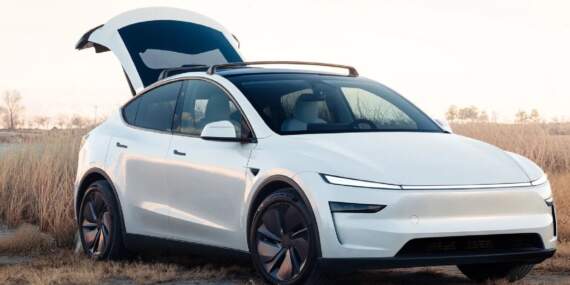 Yeni Tesla Model Y Juniper’da şok eden ‘dalgalı konsol’ skandalı! Sıfır aracında çıktı: Kontrol etmeden almayın