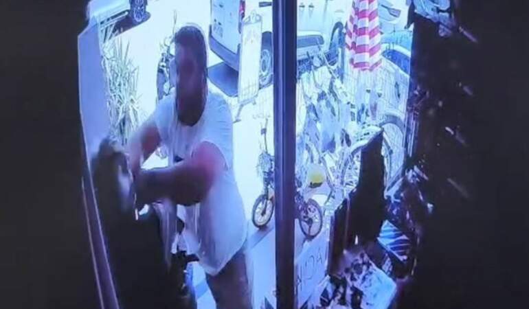 Motosiklet tartışması kanlı bitti: Esnafı darbedip hastanelik ettiler