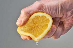 Bu tüyoyu bilen az! Limonun o özelliği mutfakta her şeyi değiştiriyor