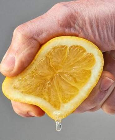 Bu tüyoyu bilen az! Limonun o özelliği mutfakta her şeyi değiştiriyor