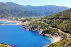 Burası Yunan Adası değil! Türkiye’de denizle doğanın kucaklaştığı yarımada