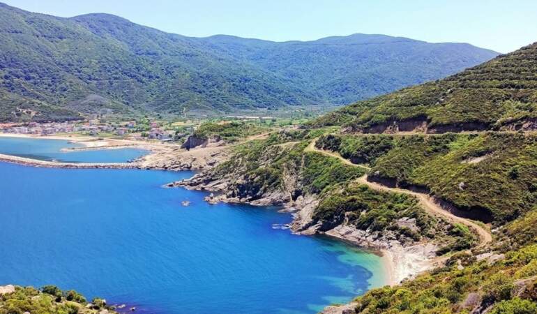 Burası Yunan Adası değil! Türkiye’de denizle doğanın kucaklaştığı yarımada