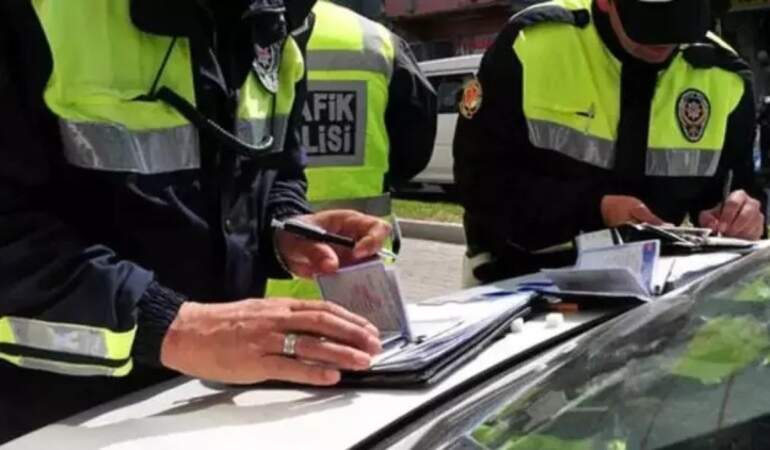 Ehliyetiniz gidebilir, cebiniz yanabilir! Yeni trafik cezaları TBMM’den geçti