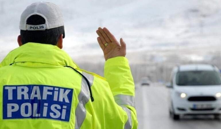 Milyonlarca araç sahibine çifte darbe! Bakan Yerlikaya canlı yayında açıkladı: Artık her yerde