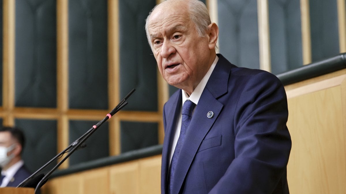 Bahçeli: İstanbul’a vurulan zincir 572 yıl önce kırıldığı gibi kırılacak