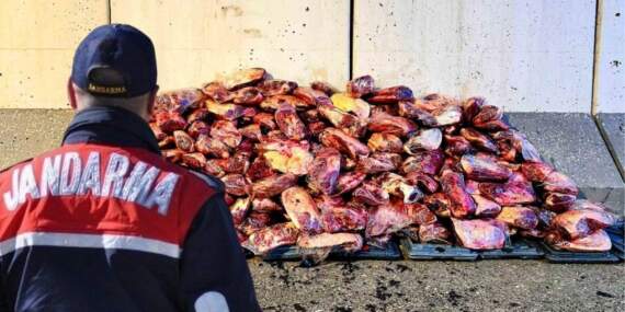 Jandarma arama yaptı, halka ulaşmadan ele geçirildi! Tam 1 ton 700 kilogram: Az kalsın piyasaya sürülecekti