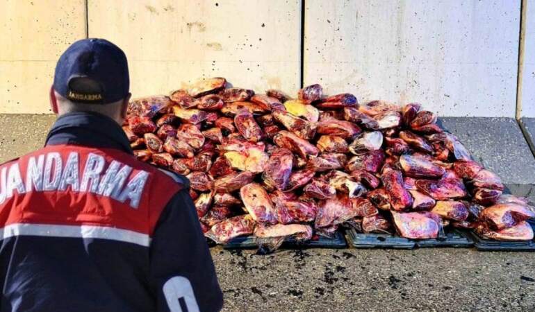 Jandarma arama yaptı, halka ulaşmadan ele geçirildi! Tam 1 ton 700 kilogram: Az kalsın piyasaya sürülecekti