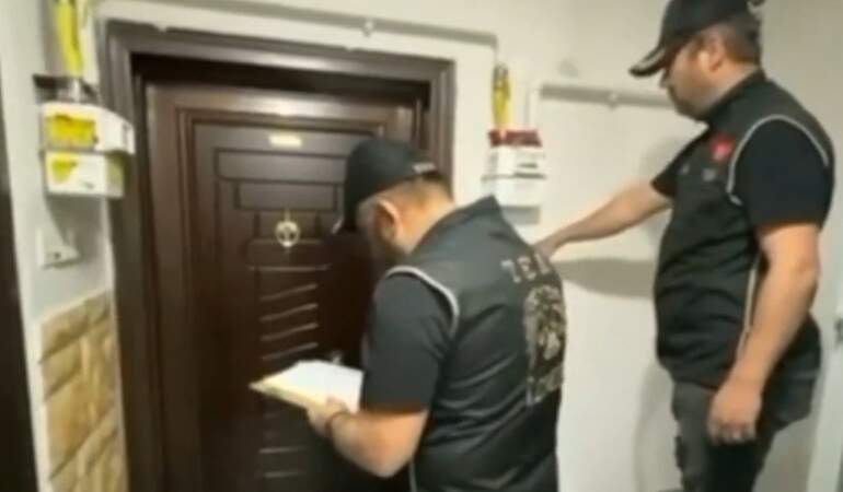 İzmir merkezli 5 ilde FETÖ operasyonu: 13 tutuklama