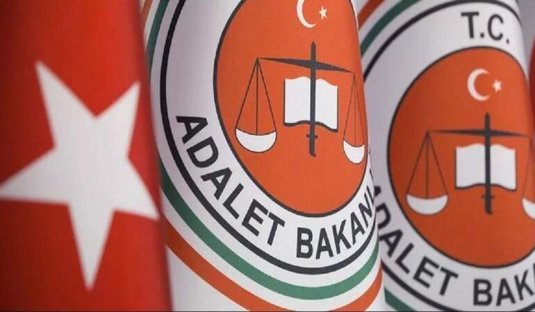 Adalet Bakanlığı’ndan müjde! Personel alımında yaş sınırı resmen tarih oldu! Binlerce adaya yeni fırsat!