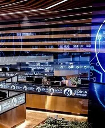 Borsa iki ay sonra 9 bin puanın altını gördü