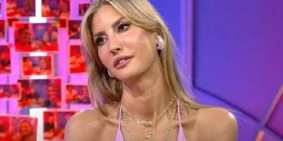 Çağla Şikel’den çarpıcı açıklama! “O şiddetin her türlüsünü yaşadım”