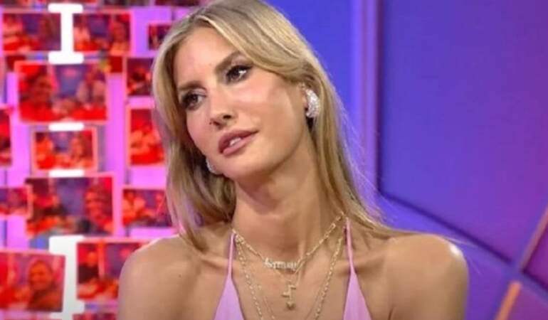Çağla Şikel’den çarpıcı açıklama! “O şiddetin her türlüsünü yaşadım”