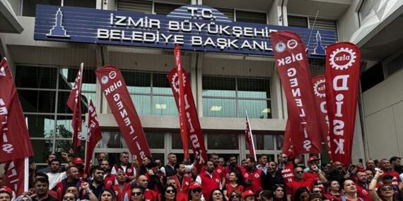 İzmir Büyükşehir’deki işçilerin istediği maaş akademisyenleri bile isyan ettirdi: “22 yıllık doçentim, maaşım 80 bin değil!”