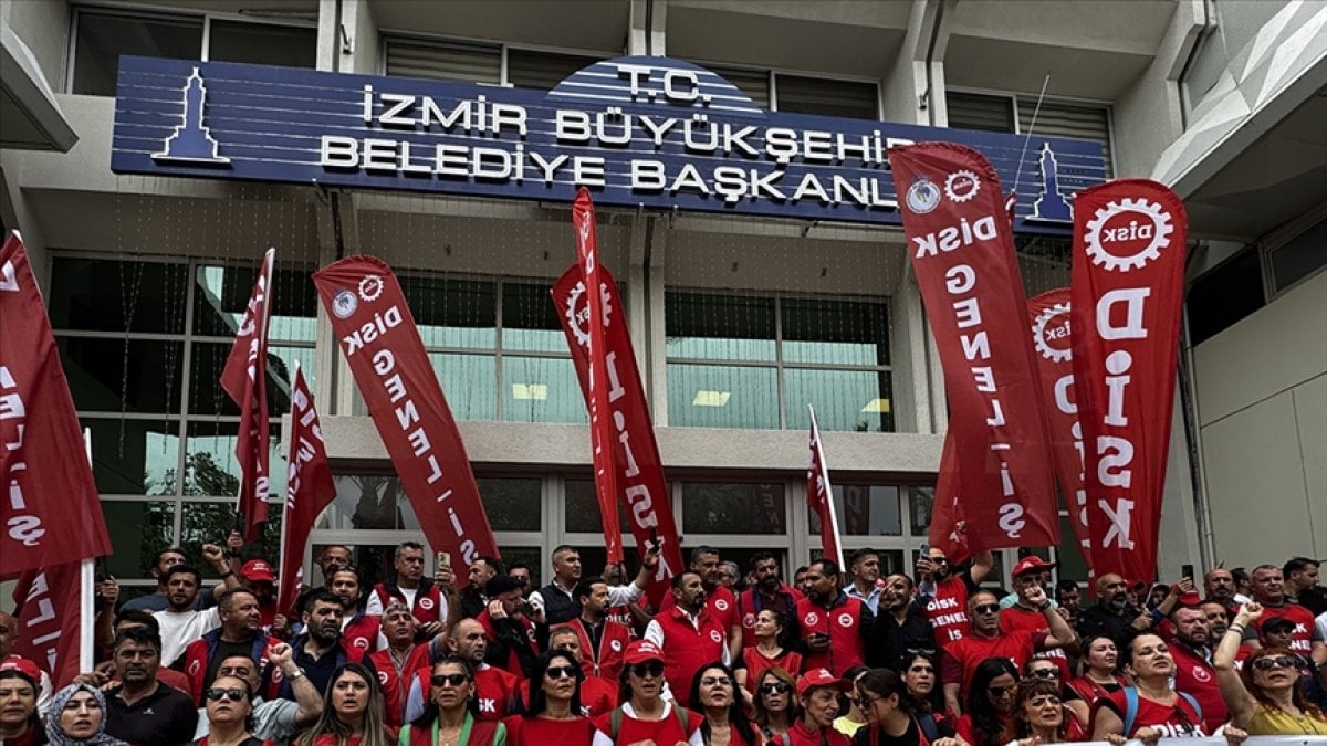 İzmir Büyükşehir’deki işçilerin istediği maaş akademisyenleri bile isyan ettirdi: “22 yıllık doçentim, maaşım 80 bin değil!”