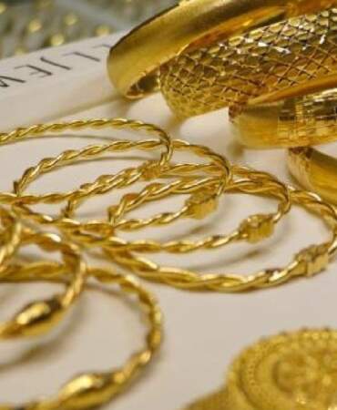 Dolar ve gümrük vergi etkisi: Altın haftayı düşüşle kapattı