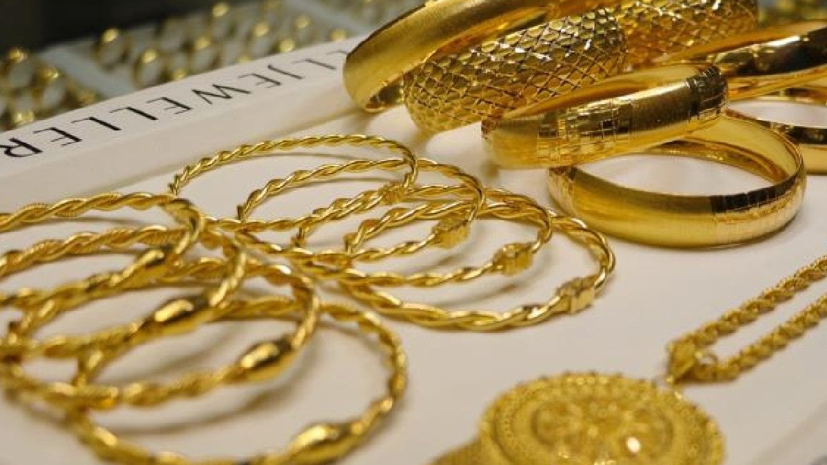 Dolar ve gümrük vergi etkisi: Altın haftayı düşüşle kapattı