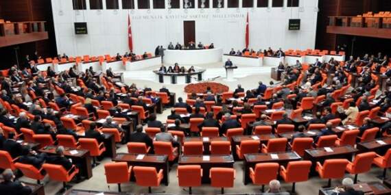 Belediyelerin Yetkileri Bir Kere Daha Kısıtlandı: Toptancı Halleri İzinleri Bakanlığa Devredildi!