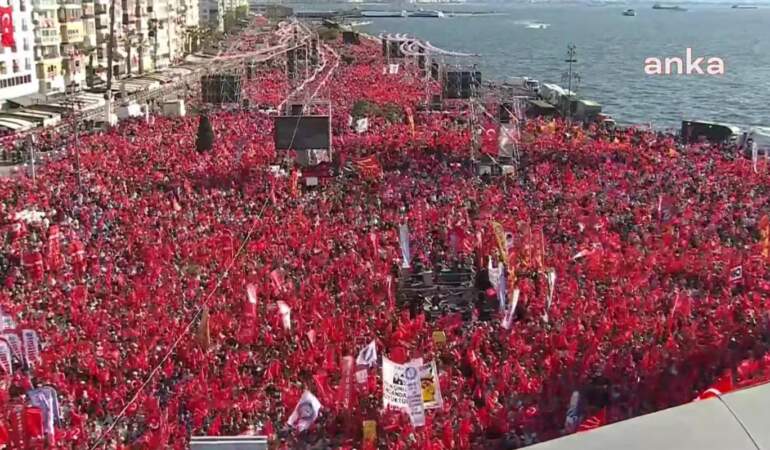 CHP’nin 19 Mayıs Mitingi İzmir’de Başladı