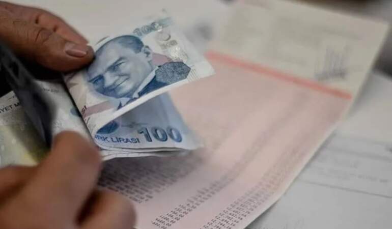 Kurban Bayramı Tatili Uzarsa Milyonlarca Emekli ve Memurun Maaş Zammı Düşecek mi? İşte Endişe Veren Senaryo!
