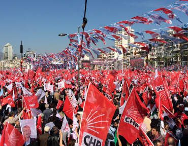 Özel’den Erdoğan’a Sert Sözler, Arşiv Görüntüleri İzletildi