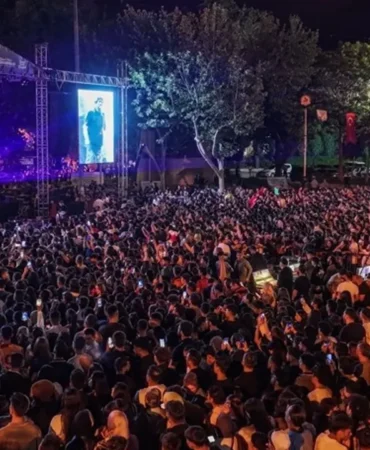 Antalya’da 19 Mayıs Coşkusu Doruktaydı: On Binler Fener Alayında Buluştu, Ceza Sahne Aldı