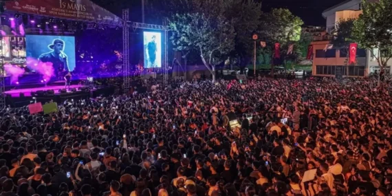 Antalya’da 19 Mayıs Coşkusu Doruktaydı: On Binler Fener Alayında Buluştu, Ceza Sahne Aldı