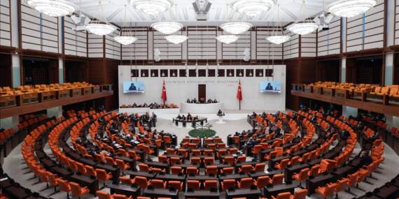 İnfaz Düzenlemesi Meclis Yolunda: Gerilim Hattı, Sürprizler ve Sedat Peker Tartışması!
