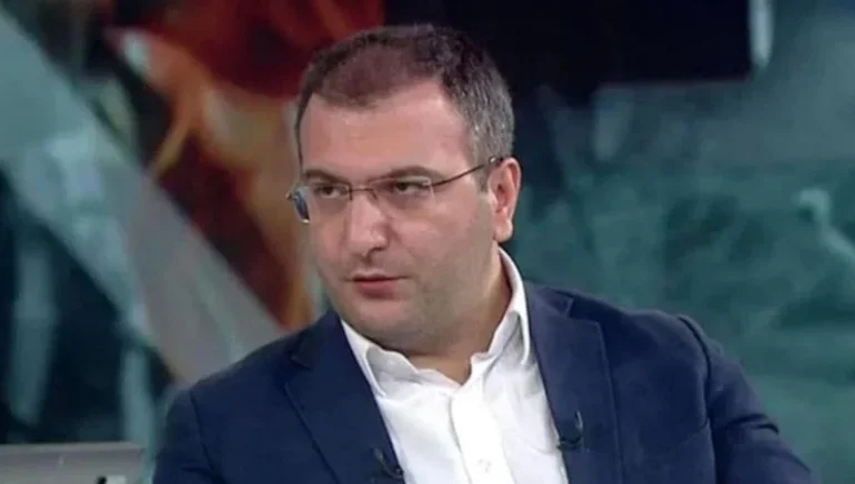 İBB’de ‘Yeni Operasyon’ İddiası! Yandaş Gazeteci Cem Küçük Sıradaki Hedefi Açıkladı