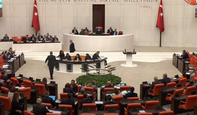 Meclis Kürsüsünde Yankılanan İki Gerçek: İnsan Dokunuşu ve Kuruyan Toprakların Feryadı!